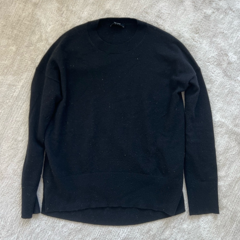 Theory Classic Black Cashmere Crewneck Sweater